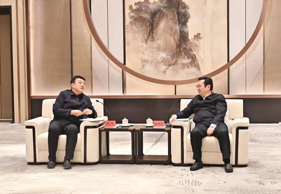 张国华与中国大唐集团党组书记、董事长吕军一行举行工作座谈