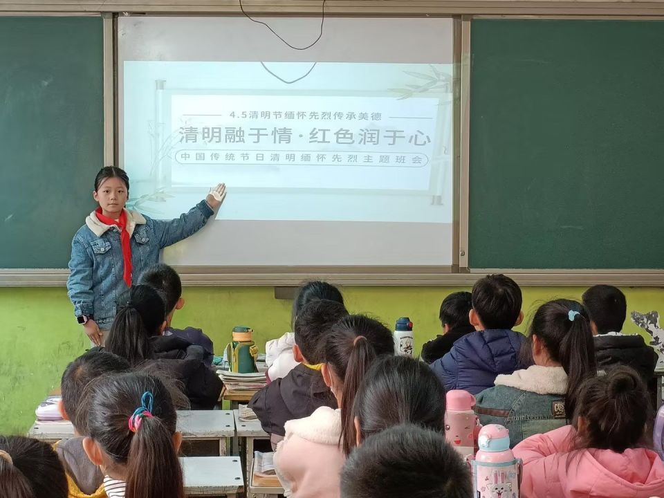 上街区铝城小学开展童心向党缅怀先烈初心主题教育系列活动