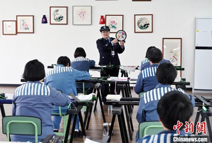 探访四川省女子监狱罪犯教育中心_腾讯新闻
