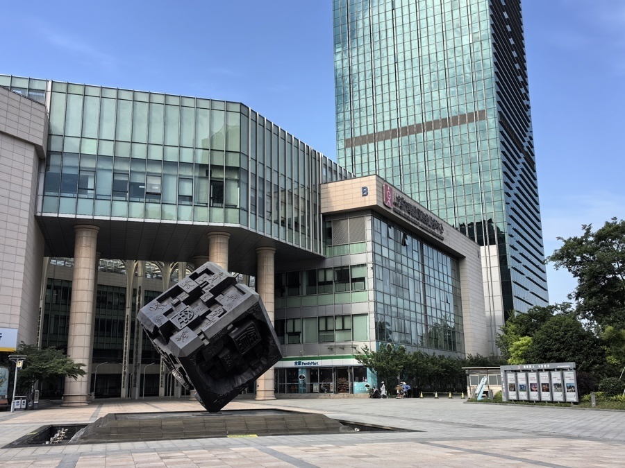 上海一区政务中心,企业办事比三甲看病还紧张?