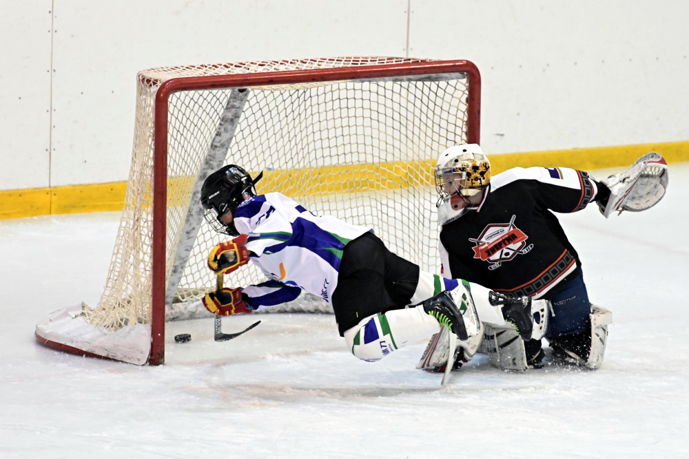 中俄四城青少年冰球邀请赛在冰球之城落下帷幕