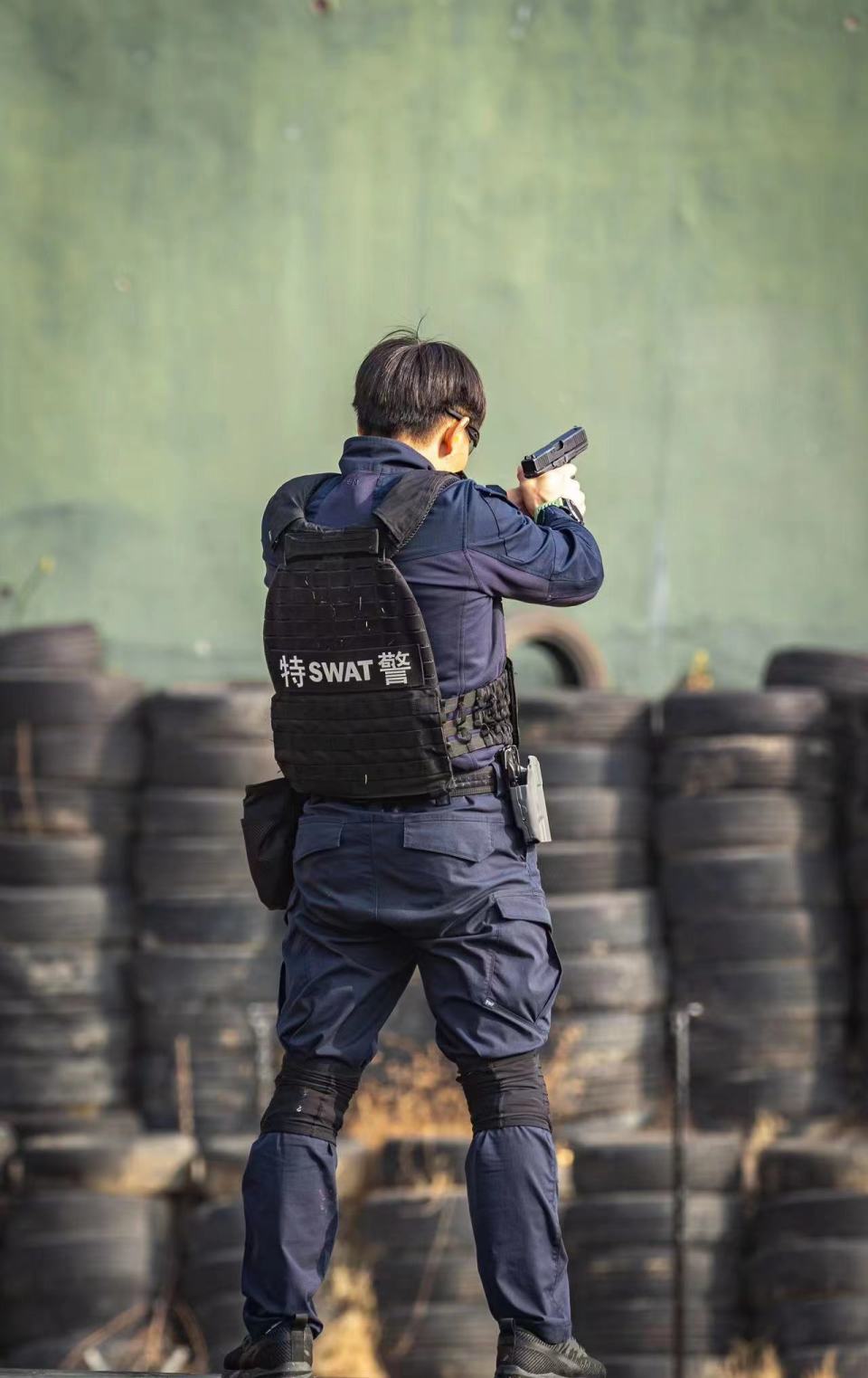 原籍福建宁德,2014年通过全国武警特招考试加入温州市公安局特警支队