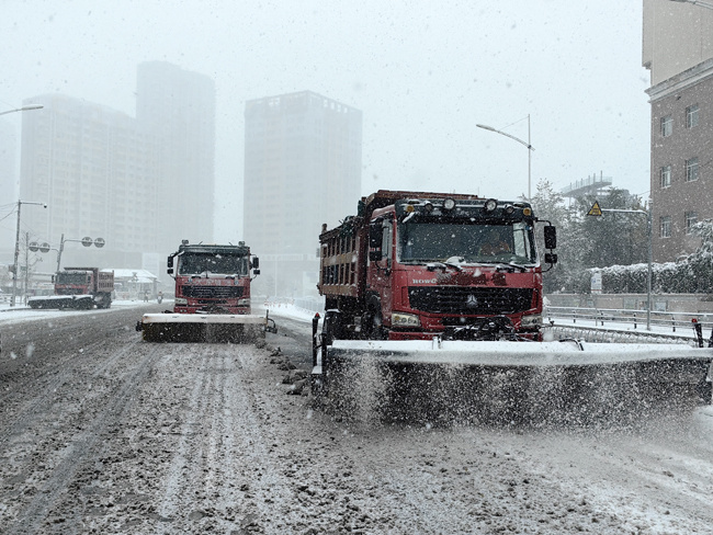 应对强降雪 沈阳市1．3万名环卫工人昼夜奋战守护出行