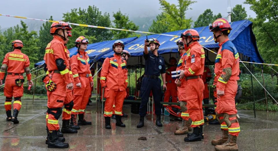 以培促训丨凤凰岭下锻造地震救援"尖刀铁拳"