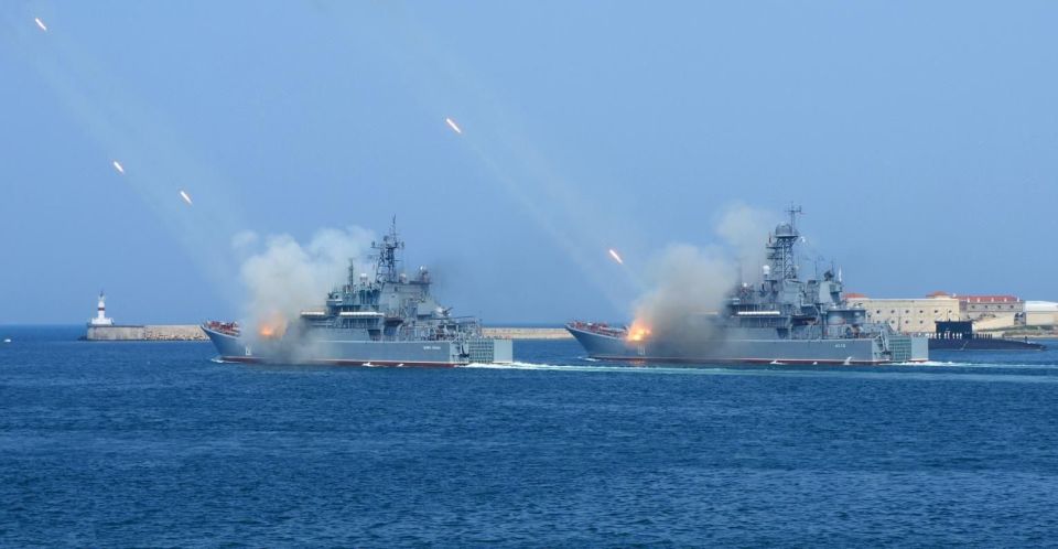 "南海救103"轮正式投入使用,填补中国远海空白_腾讯新闻