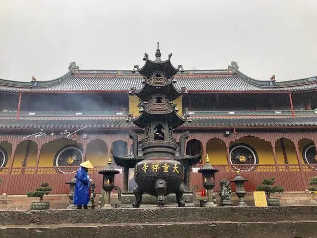 浙江宁波最著名的千年古寺,被奉为日本佛教的祖庭,还不收门票