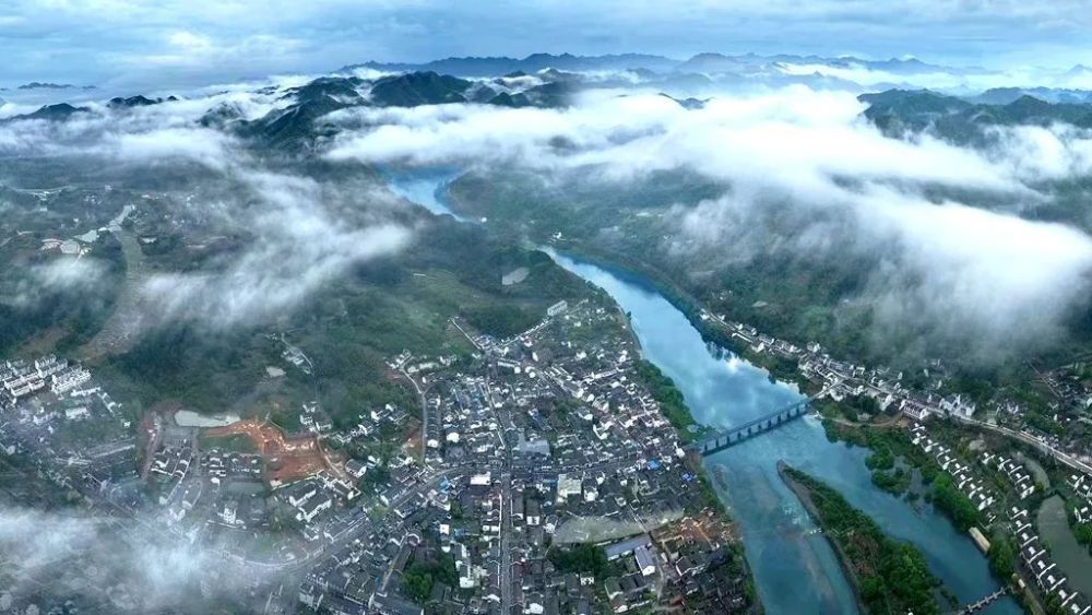 人民网#书记百秒说,泾县县委书记聊聊"宣纸之乡 泾县之美"!_腾讯新闻