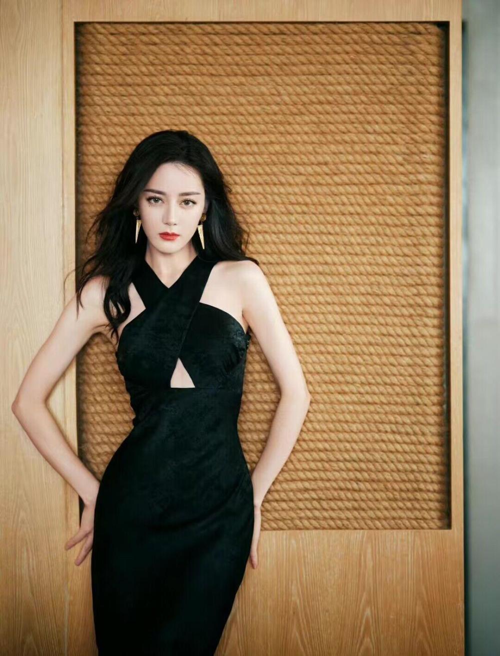 热巴首度回应怀孕风波从生气转为好笑下班后不希望被过度关注