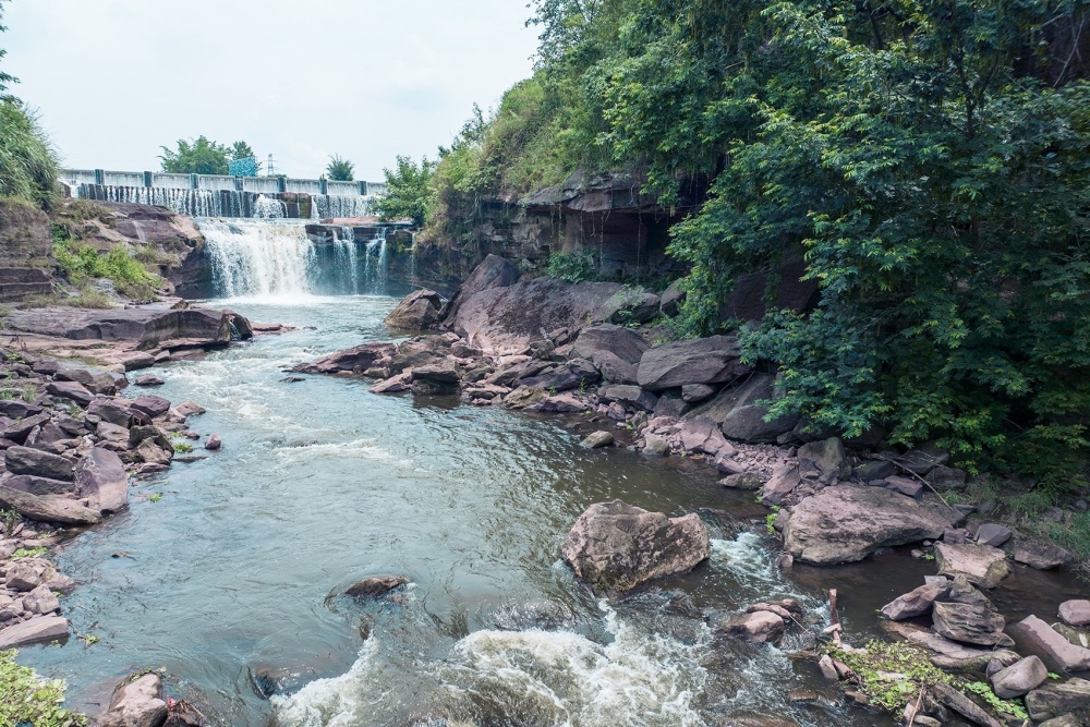 内江陡坎瀑布迎来最佳观赏期