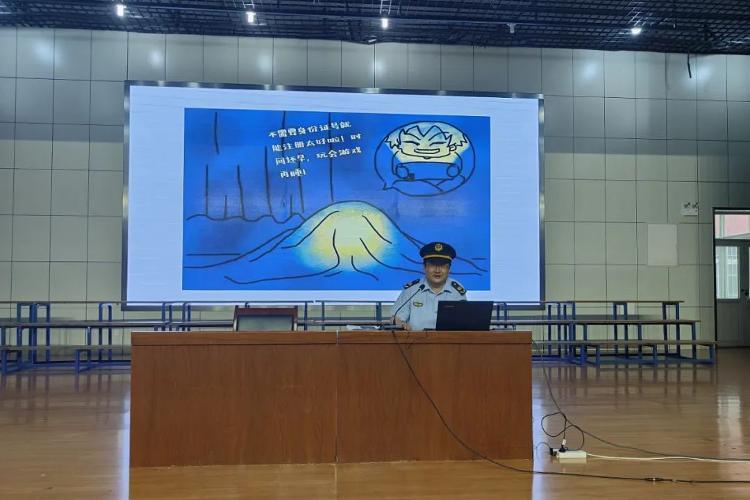 邹平市文化市场综合执法大队来韩店镇开展"扫黄打非"进校园活动