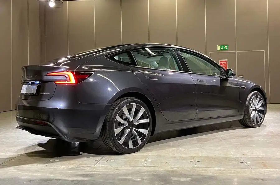 目前的价格肯定不是终点新款特斯拉model3实拍图发布