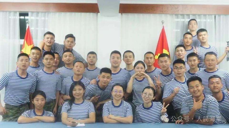 海军文艺轻骑队走进上海,舟山,厦门