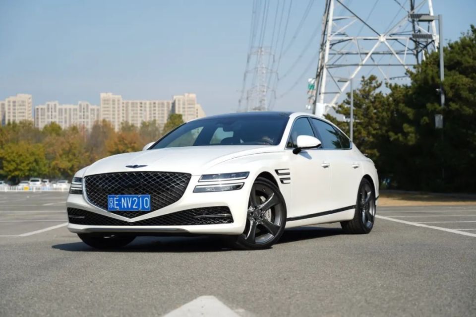 "韩国宾利"来了!原装进口,轴距3010mm,bba瞬间不香了!