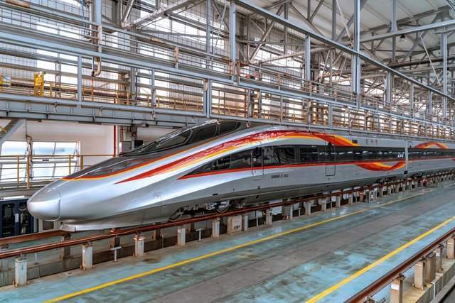 蓉港高铁换新车!复兴号智能动车组将于26日开跑_腾讯新闻