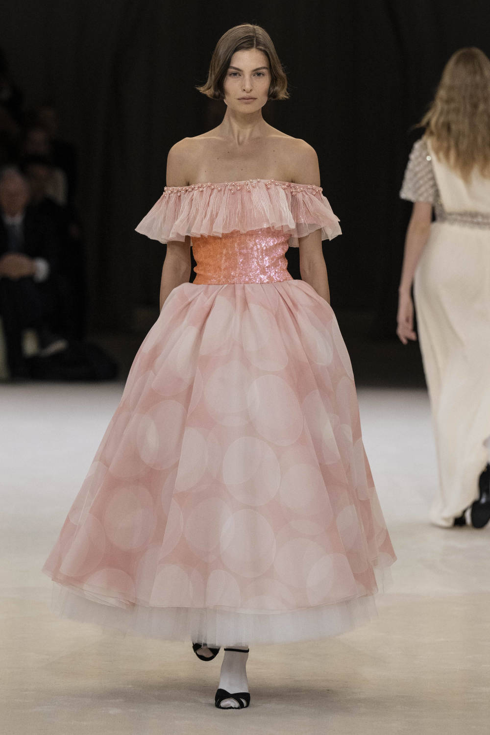 巴黎高级定制周——香奈儿品牌时装秀(2)_腾讯新闻