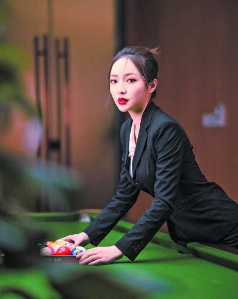 周末特稿90后女裁判王钟瑶梦想能在奥运会上执裁中式台球