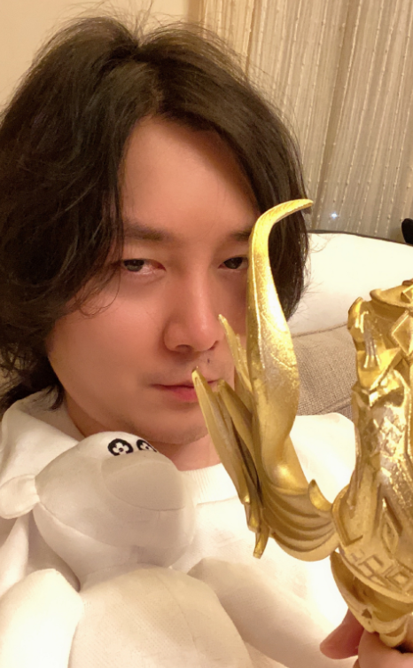 事情是这样的,近日张大仙直播过程中体验了一下自己