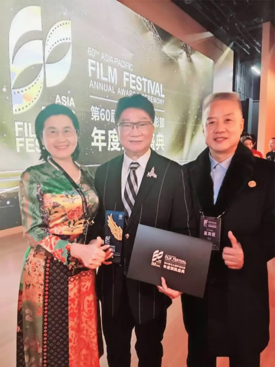 奋楫时代搏浪头 光影为媒谱真情 ——访好莱坞国际