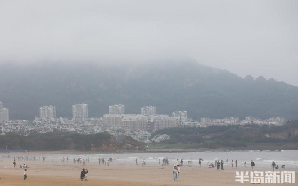 雨后游玩,海边看浪