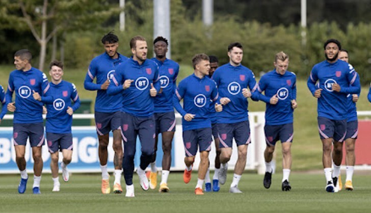 记者:英格兰队今日集结,参加足总杯决赛球员和贝林将推迟报到