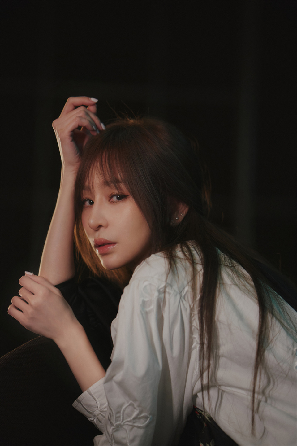 王心凌新专热单《感情用事》mv虐心上线 郑元畅杨谨华力挺好友展现