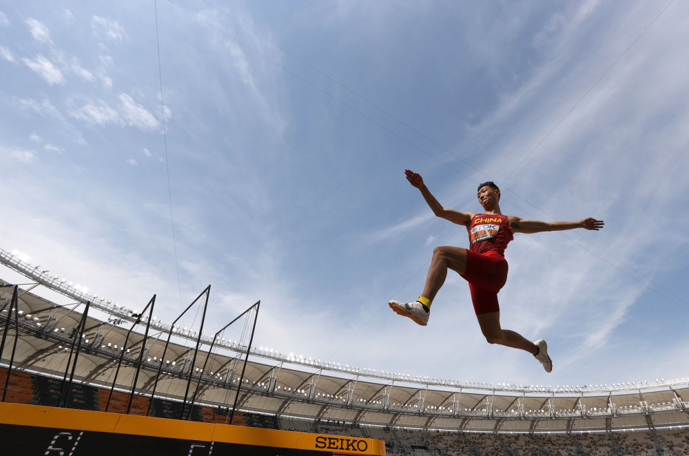 田径世锦赛男子跳远资格赛中国选手王嘉男晋级决赛2