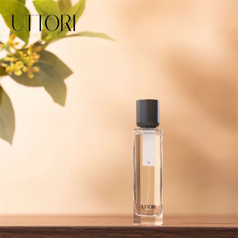 不张扬,却有着让人忍不住想要微笑的甜蜜浓度~随后,含笑花的甜美渐渐