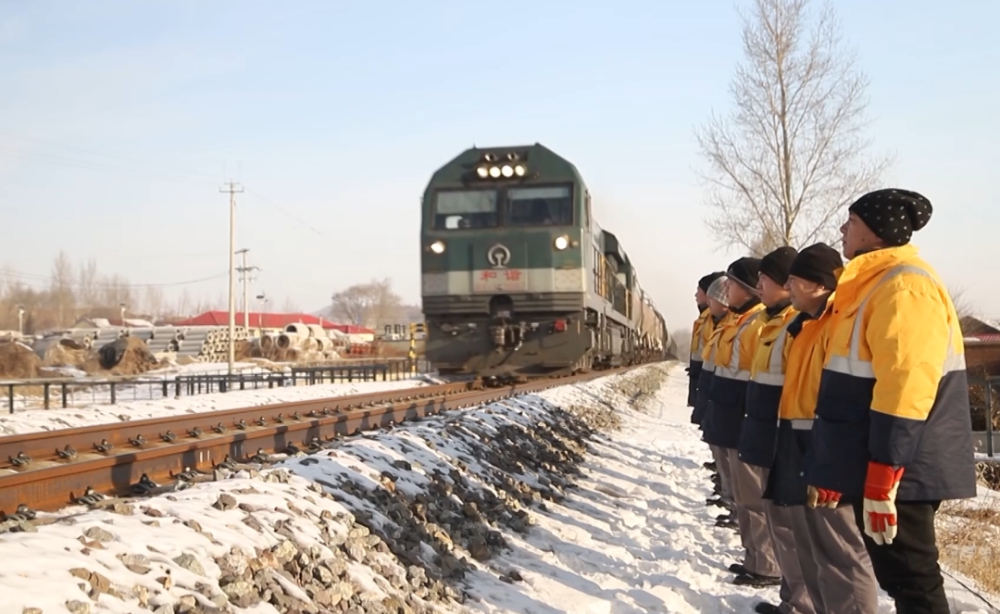 长白山区梅集铁路线上的"守护人"连续报道二 爱岗敬业,精益求精的桥隧