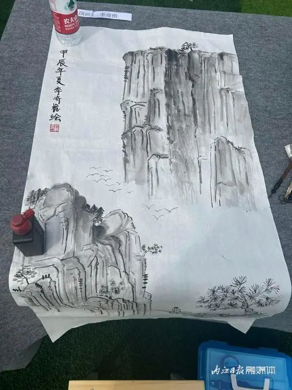 惊叹!今天,内江500个娃娃"斗"笔