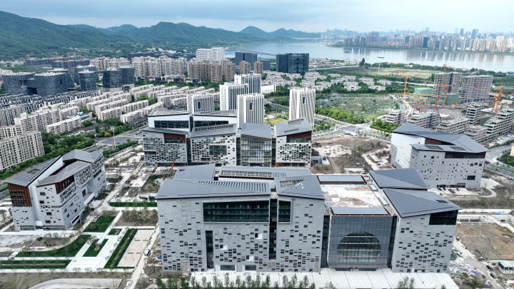 建设中的之江文化中心.浙江省博物馆(武林馆区)已闭馆.