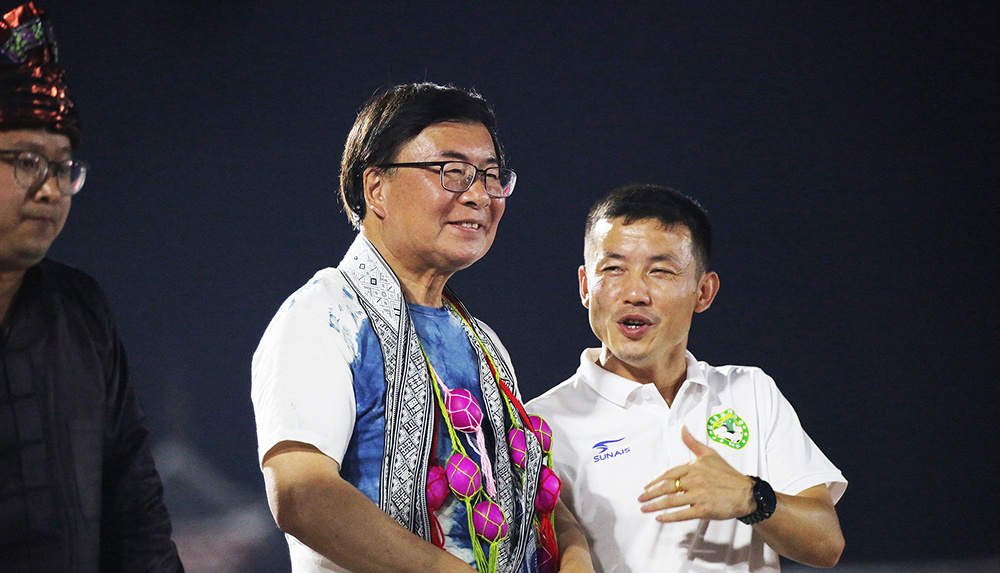 图集获胜奖励猪脚打造足球之夜黔东南村超开赛