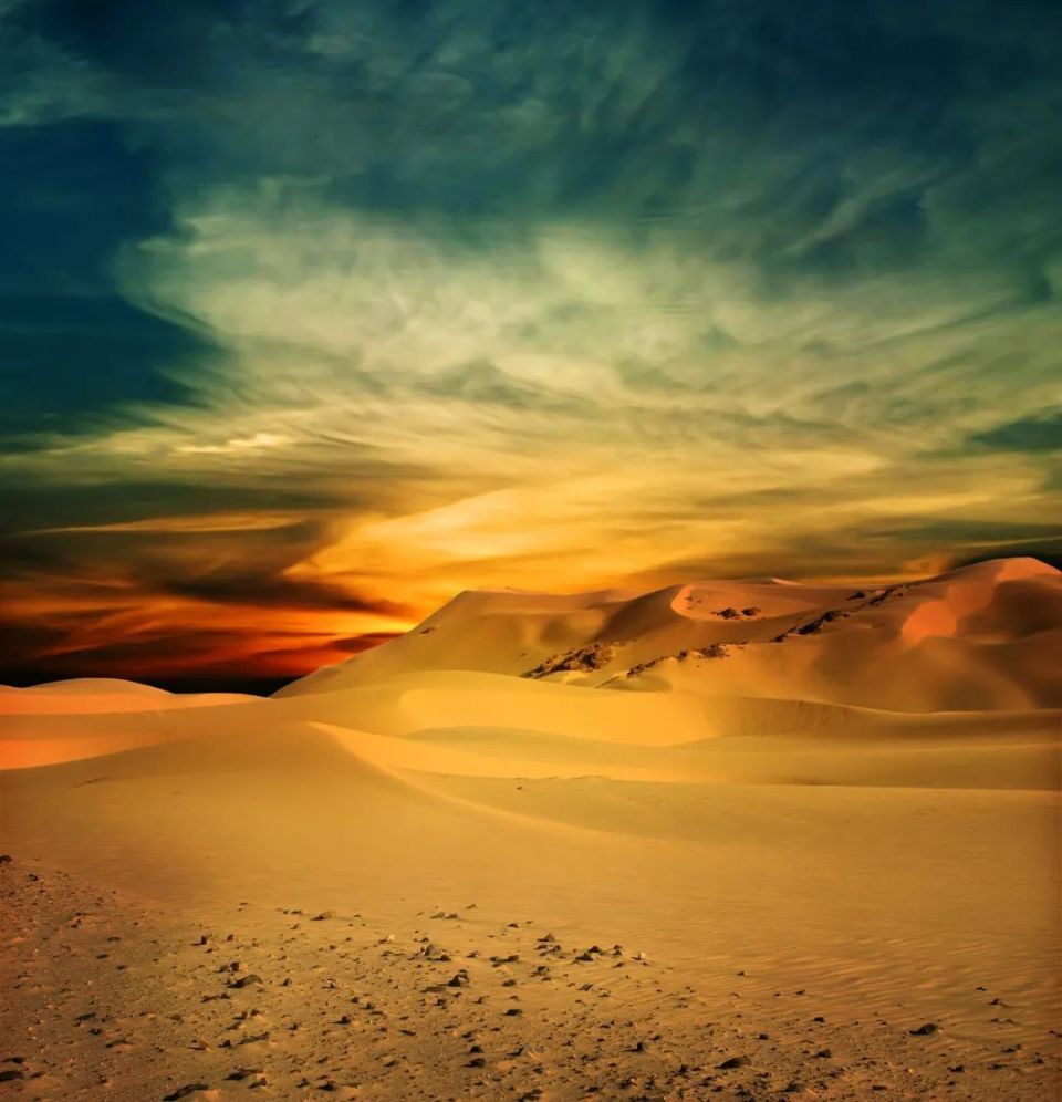 沙漠,无疑是世界上最危险的地方之一,比如知名的撒哈拉大沙漠,单是从