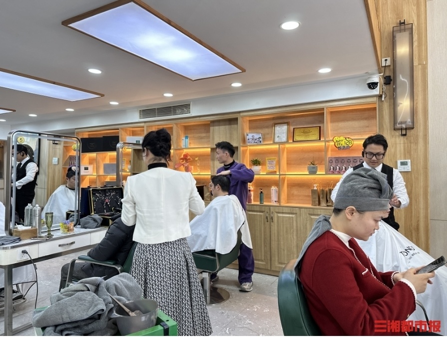 二月二"剃龙头",长沙多家理发店爆满