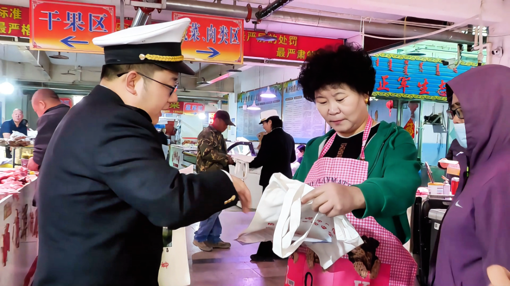 开讲啦一起听额济纳海关这场国门生物安全普及课