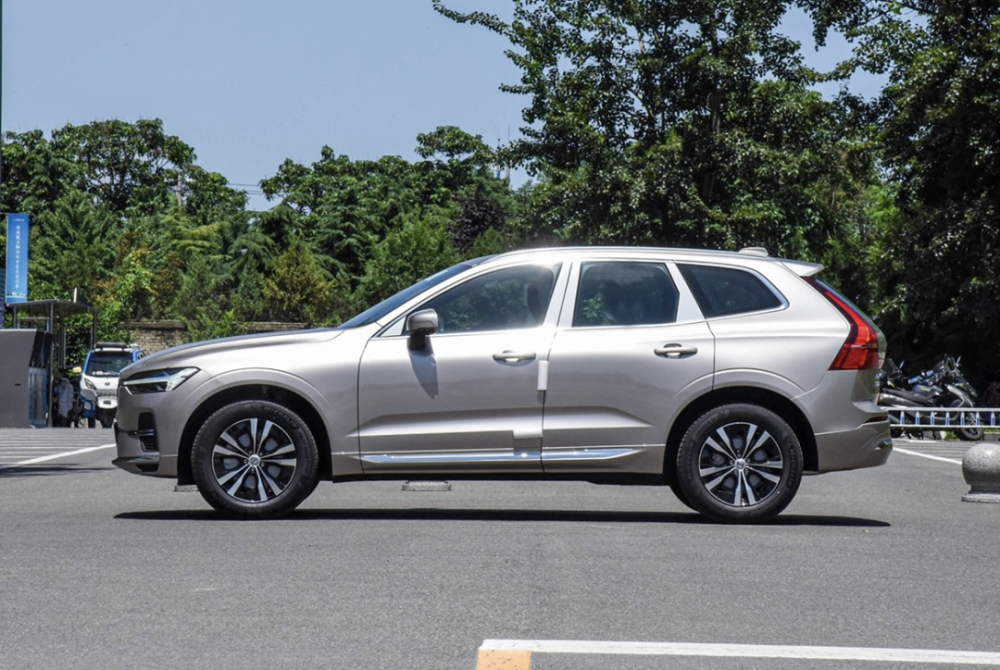 2024款沃尔沃xc60正式上市2964589万元20t发动机足够用