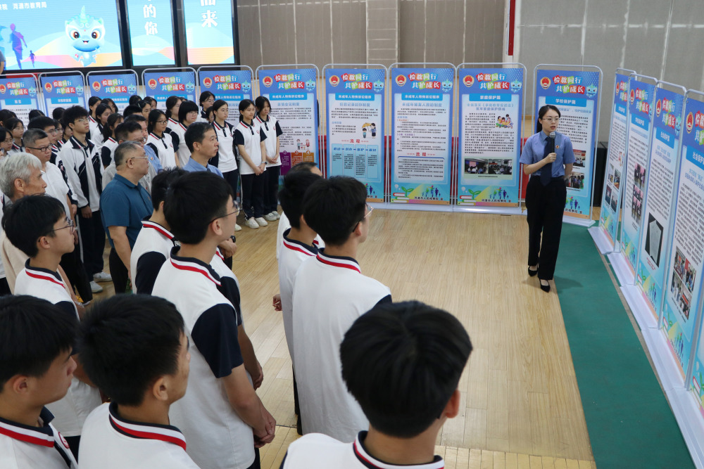 河源市检察院举行开放日活动,"模拟法庭"实现"零距离"普法