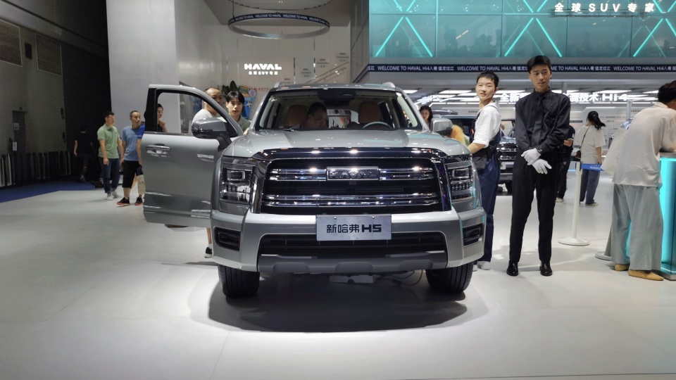 哈弗h9谍照曝光,新车在硬派扎堆的长城系如何定位?_腾讯新闻