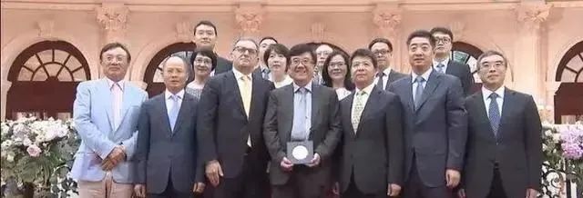 华为美国风云三十年,任正非:其实这三十年华为危机不断,不是这个危机