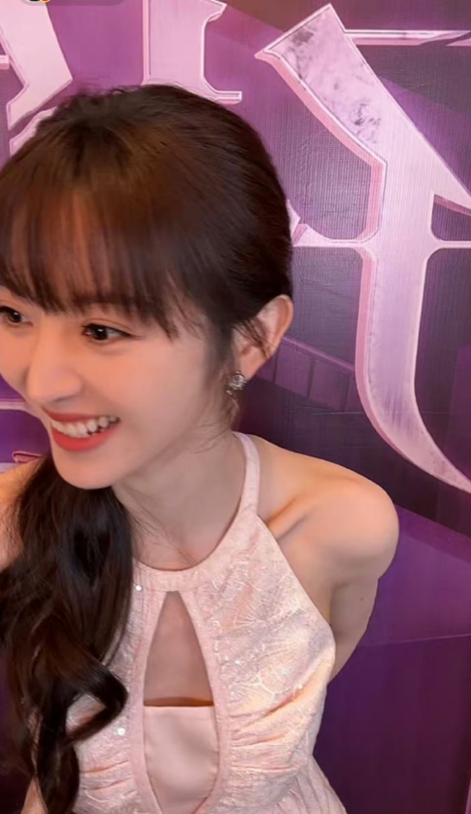 直播:田曦薇太瘦了,锁骨骨头清晰可见,手臂线条有点被吓到李雪琴!