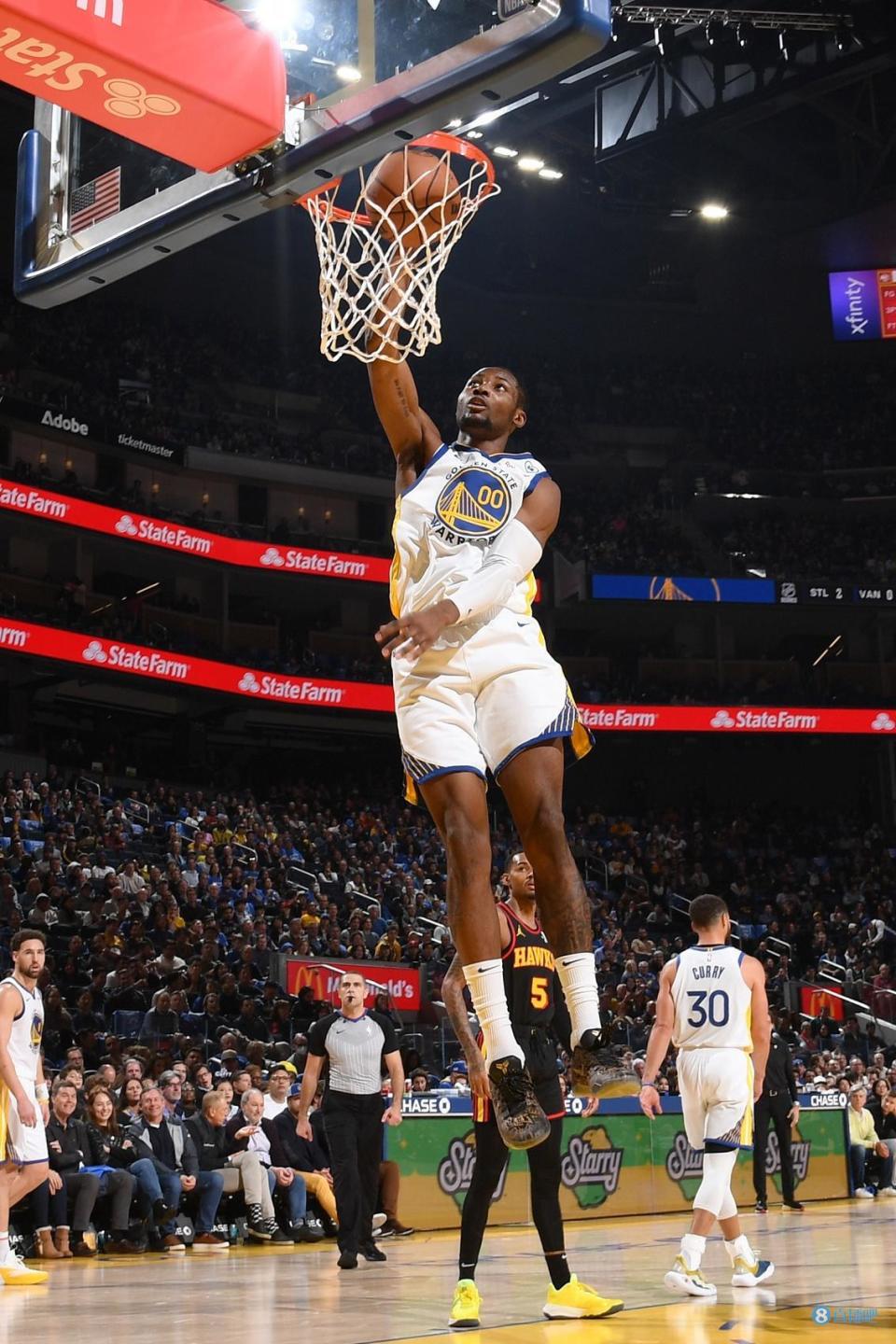 库明加生涯之夜11投全中怒砍25分9板证明自己