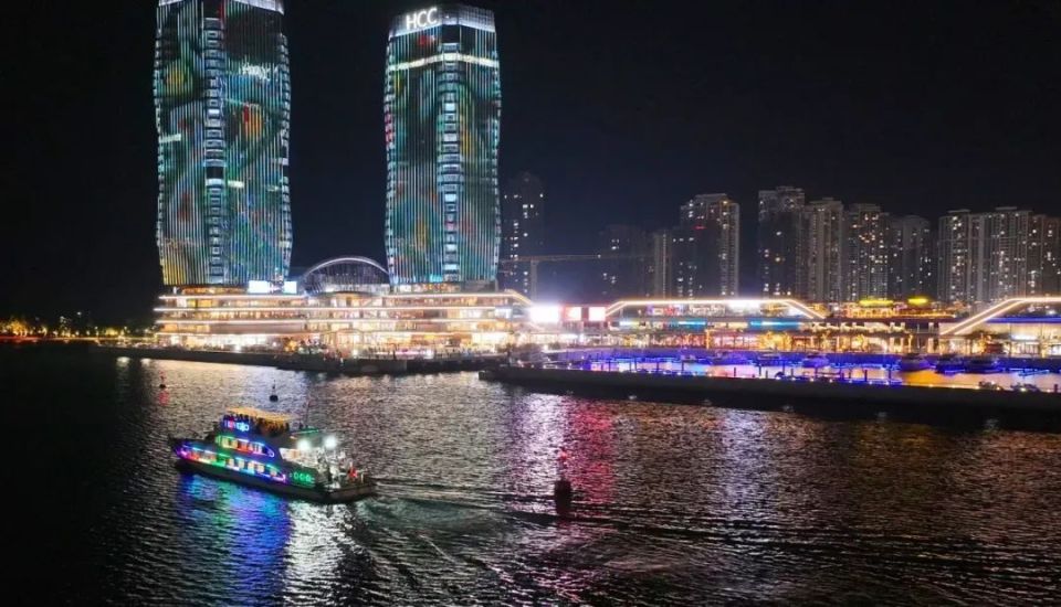 携程数据显示,5月9日—16日,国内经济舱机票均价为627元,环比"五一"