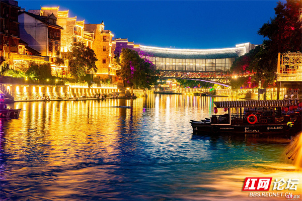 每日一图湖南夜太美乾州古城夜景颜值拉满