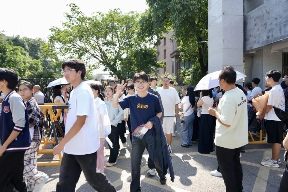 高考收官！罗江少年，奔赴新程_腾讯新闻