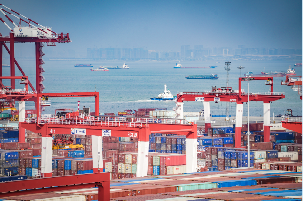 海陆空口岸"进出"忙 外贸展现勃勃生机