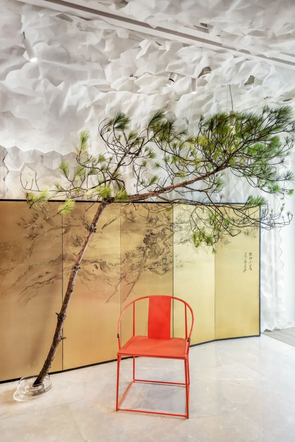 隐于城市，席地而坐，他把东方艺术美学过成生活日常-腾讯新闻