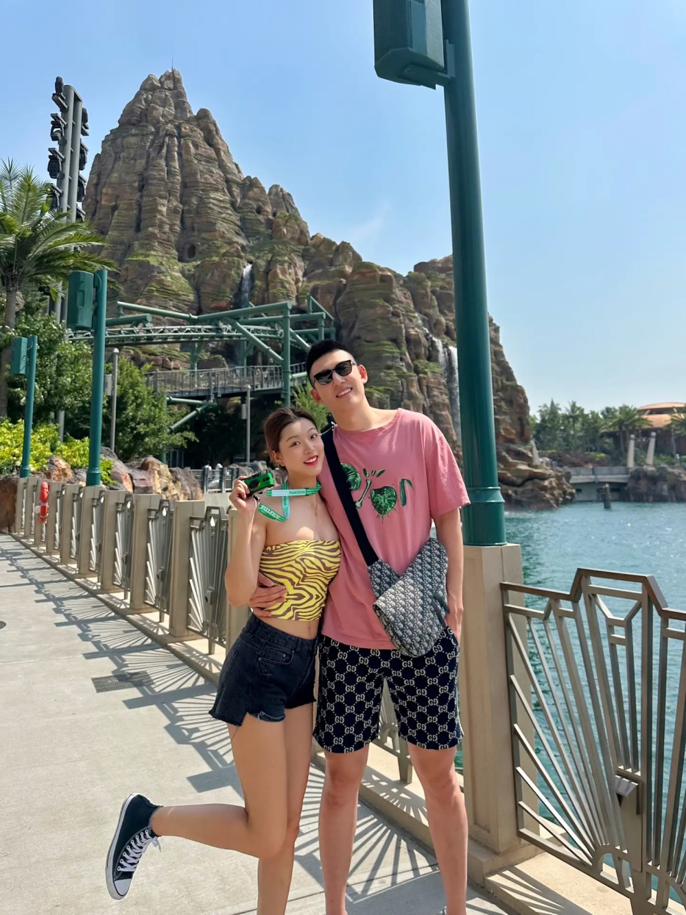付豪女友王鋆赛晒二人的恩爱视频:还是一个库存