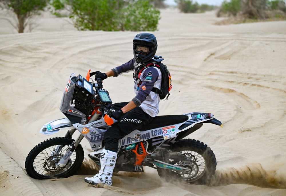 赛车——2024环塔拉力赛第三赛段摩托车组赛况