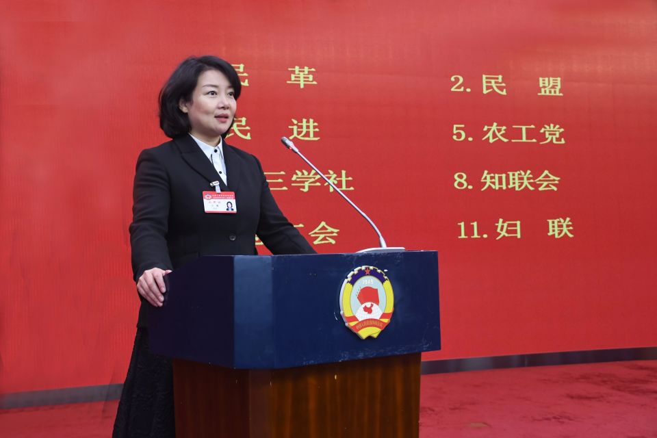 建议老旧小区加装"爱心折叠椅"