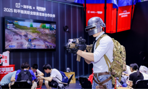 一加携风驰游戏内核亮相CJ2025 高通高管亲临展台