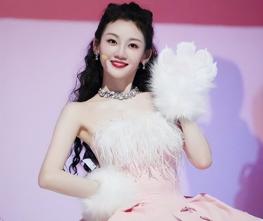 《浪姐5》冷知识,看似只有二十多岁的苗苗,实际只比何洁小两岁